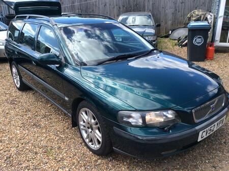 VOLVO V70 2.5 10v SE